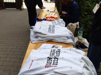 Begrüßung der Teilnehmer*innen beim Walk&Talk auf dem Campus